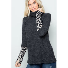 Load image into Gallery viewer, Leopard Mock Neck Top