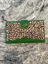 Load image into Gallery viewer, Travel Wallet